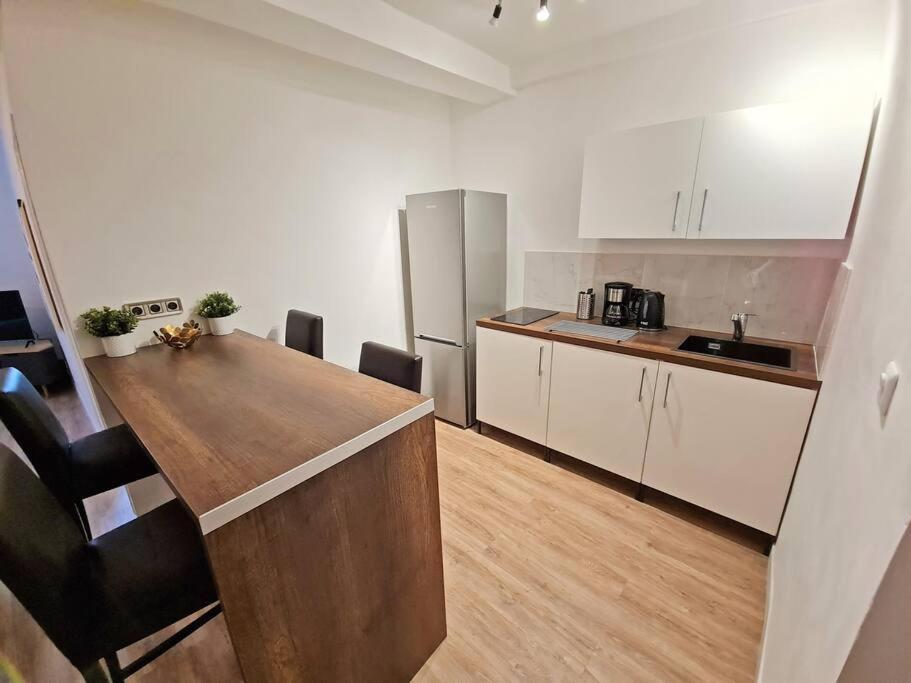 GregBnb-com - T2 Design 43m2 - Toulon Est - Wifi Fibre Extérieur photo