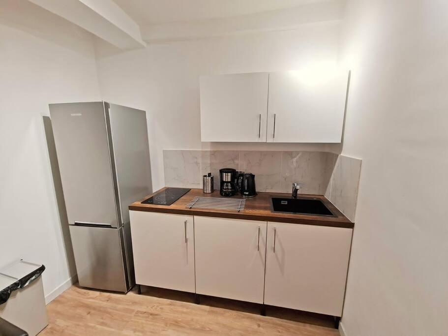 GregBnb-com - T2 Design 43m2 - Toulon Est - Wifi Fibre Extérieur photo