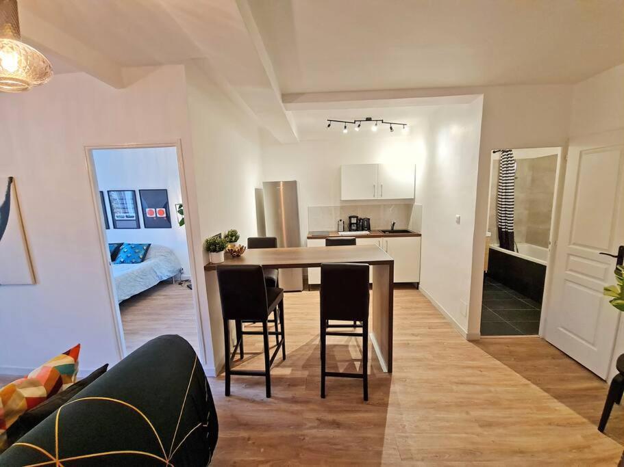 GregBnb-com - T2 Design 43m2 - Toulon Est - Wifi Fibre Extérieur photo